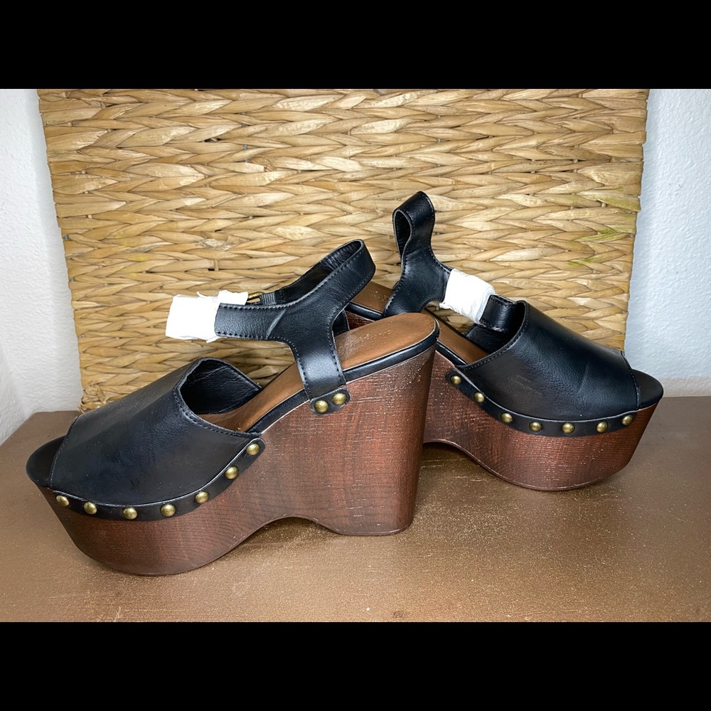 Charlotte Russe / 8 / Faux Wood/Leather Nailhead Platform Wedges.